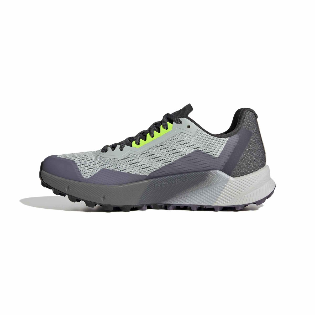 product/2/0/2025_09_adidas_if5021_5_footwear_photography_side_medial_center_view_white.jpg