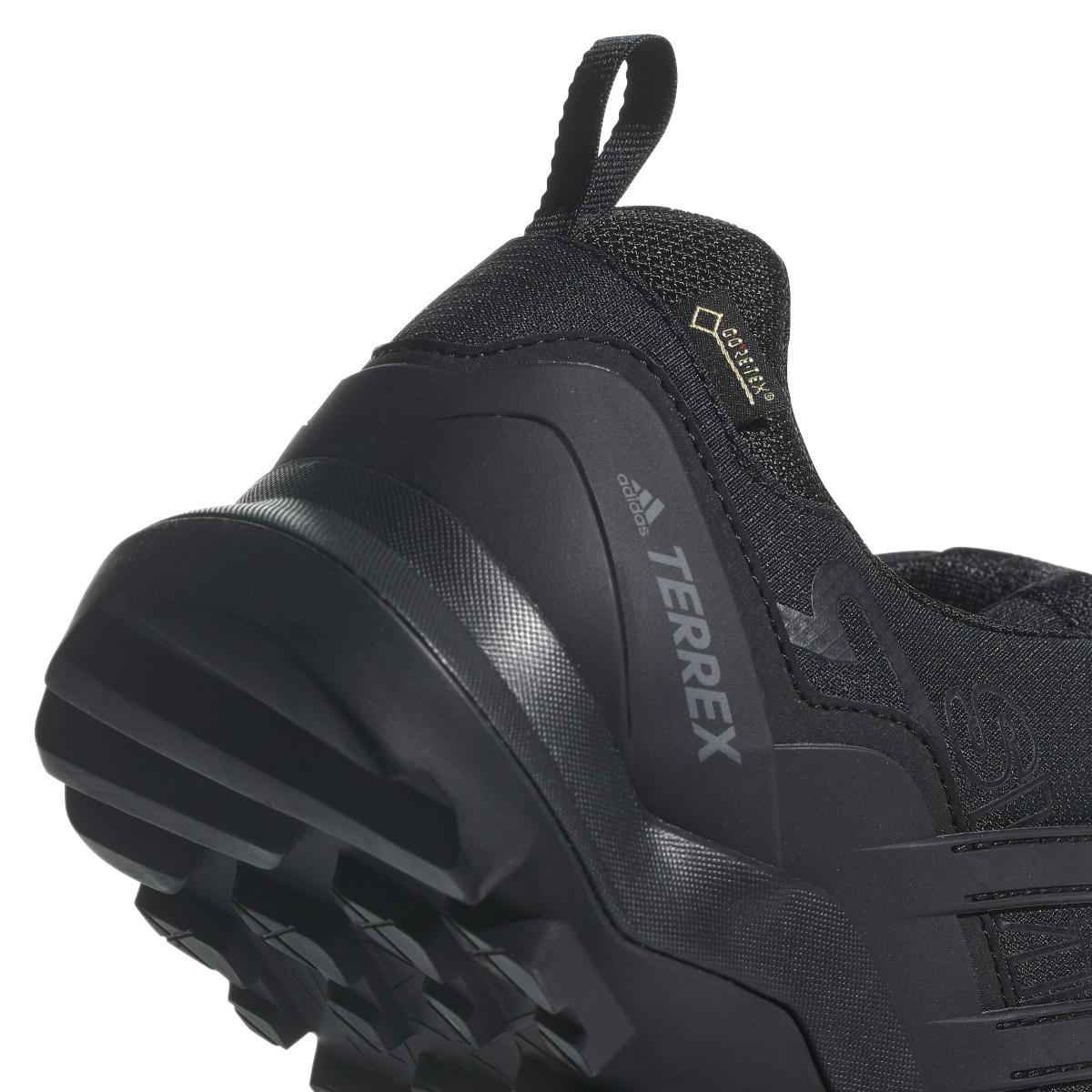 product/a/d/adidas_cm7492_9_footwear_photography_detail_view_2_white_000.jpg
