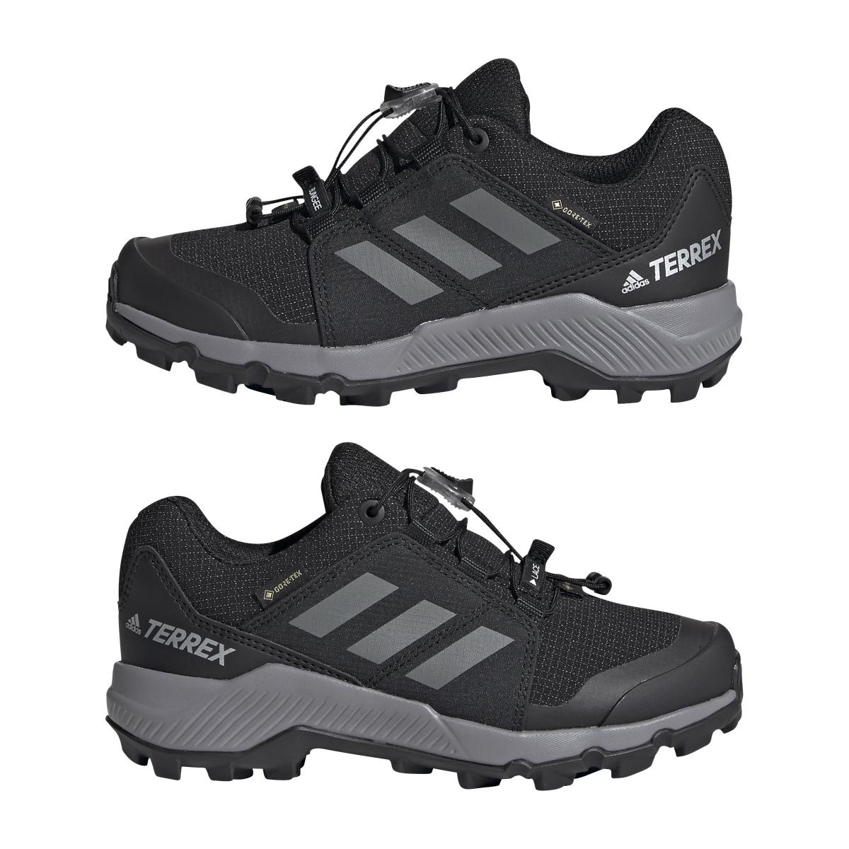 product/a/d/adidas_fu7268_11_footwear_photography_mirrored_pair_view_white_000.jpg