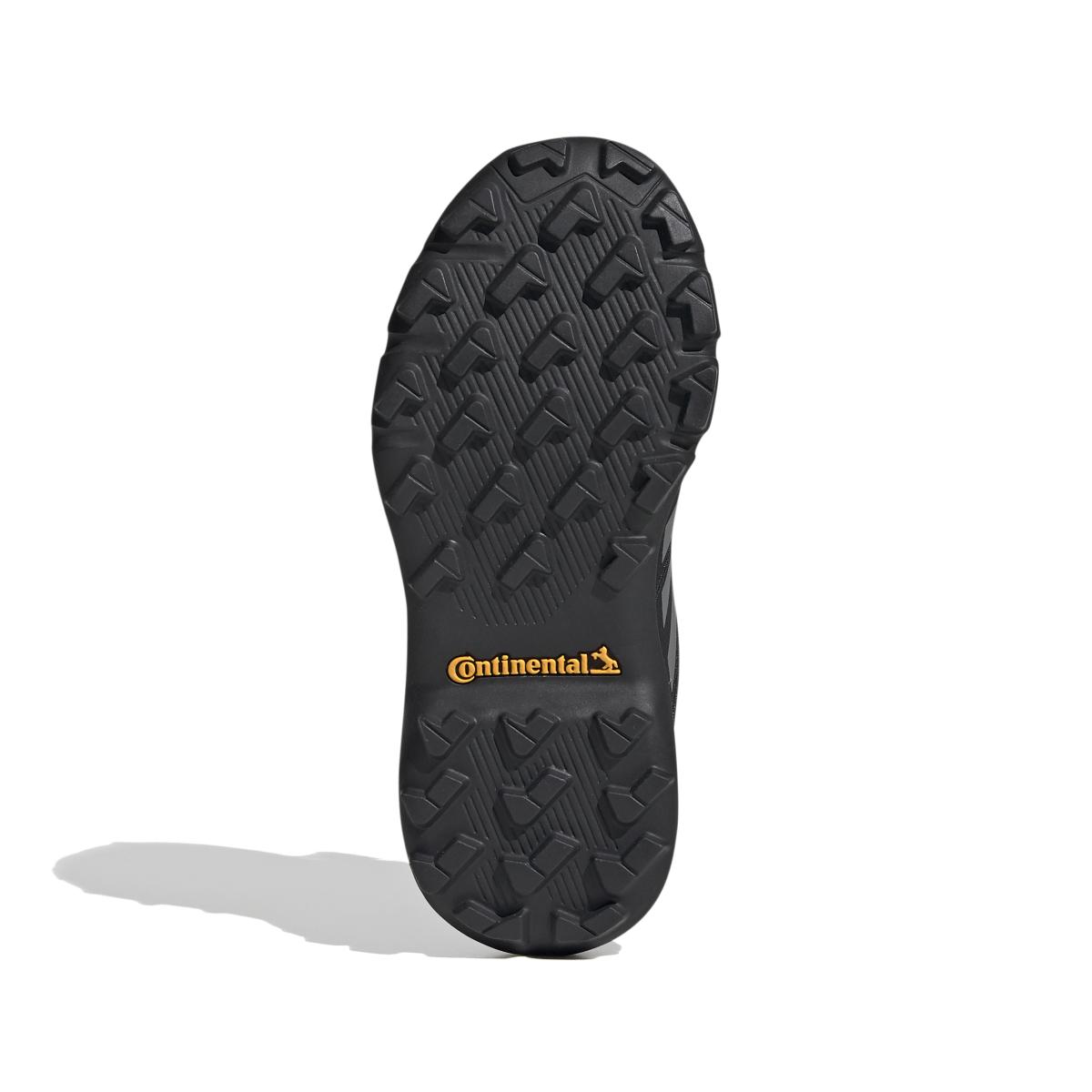 product/a/d/adidas_fu7268_4_footwear_photography_bottom_view_white_000.jpg