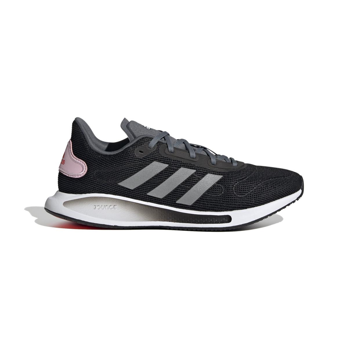 product/a/d/adidas_fw1185_1_footwear_photography_side_lateral_center_view_white-nw031524.jpg