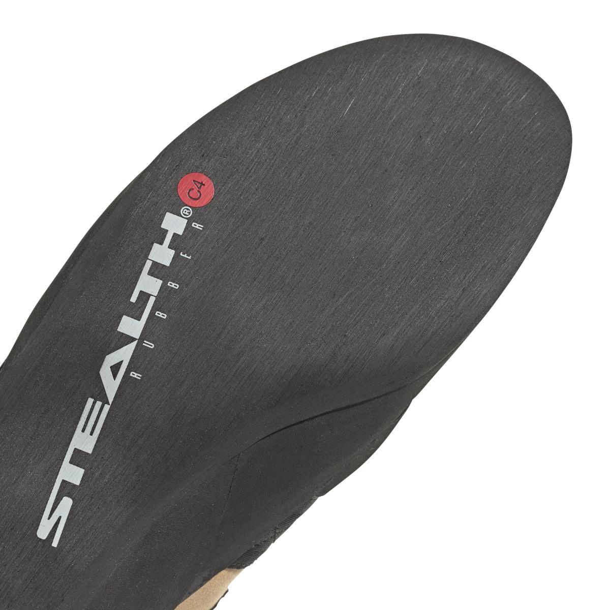 product/a/d/adidas_fw2849_9_footwear_photography_detail_view_2_white_000.jpg