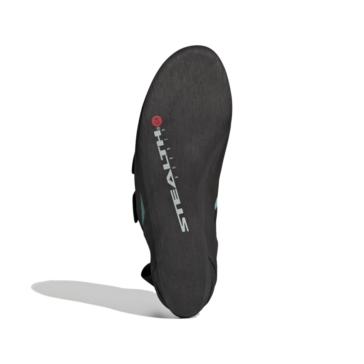 product/a/d/adidas_fw2856_4_footwear_photography_bottom_view_white_000.jpg