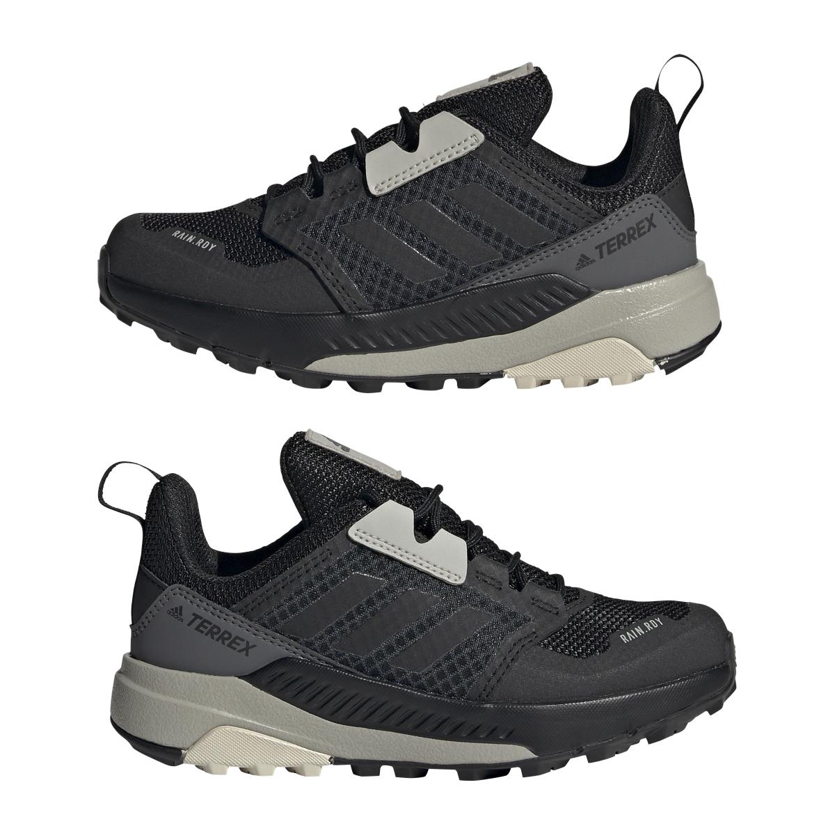 product/a/d/adidas_fw9327_10_footwear_photography_mirrored_pair_view_white_000.jpg