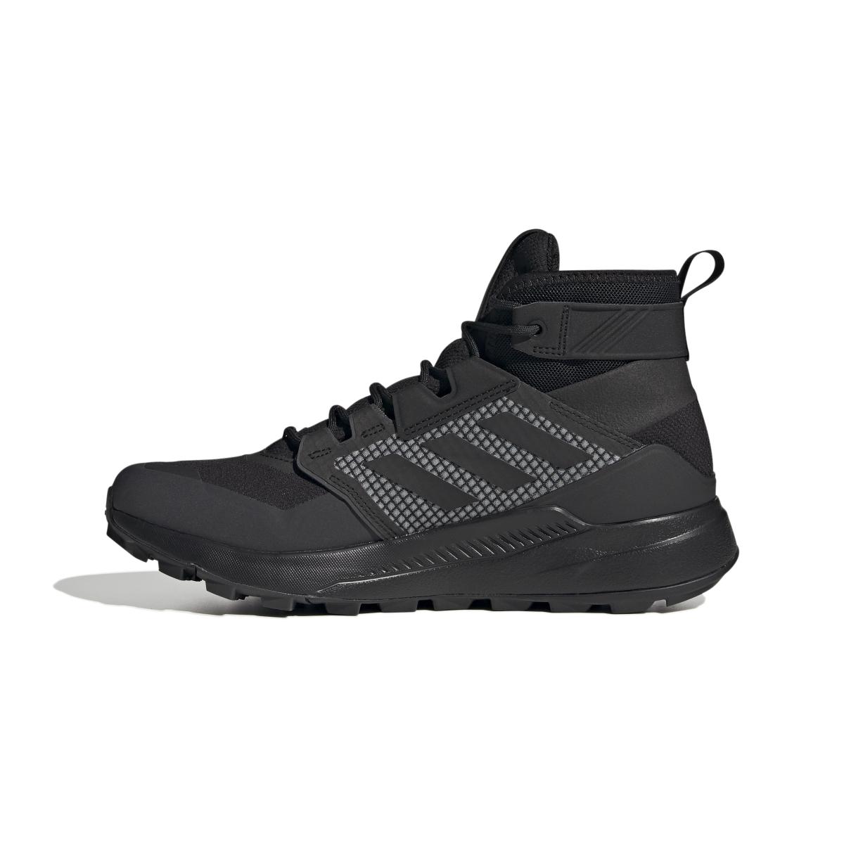 product/a/d/adidas_fy2229_5_footwear_photography_side_medial_center_view_white_000.jpg