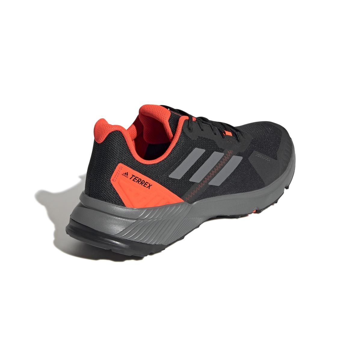 product/a/d/adidas_fy9214_7_footwear_photography_back_lateral_top_view_white_000.jpg