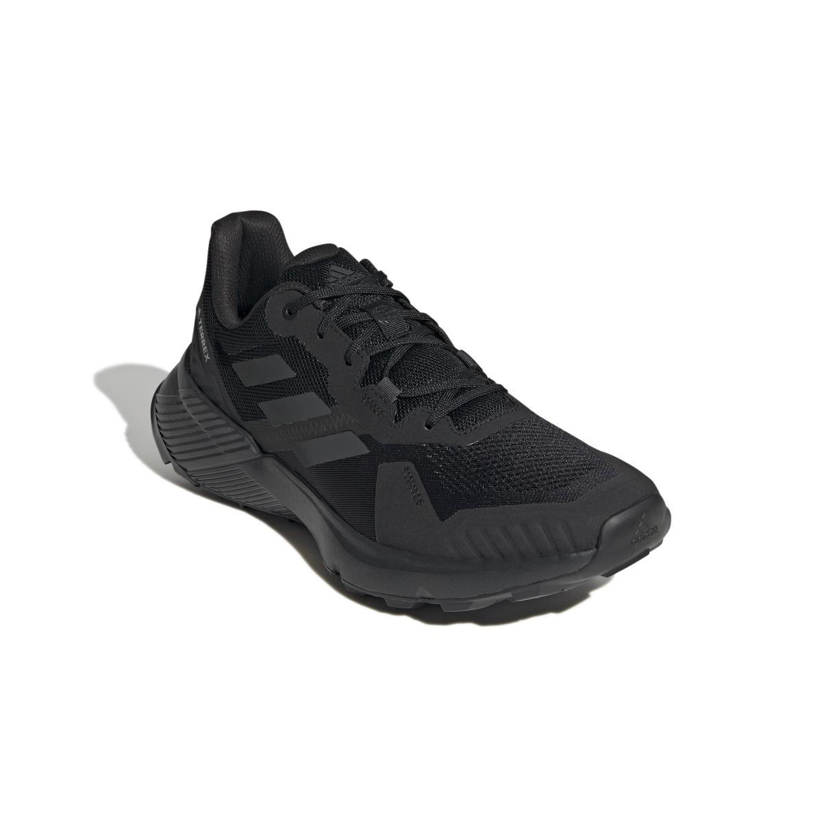 product/a/d/adidas_fy9215_6_footwear_photography_front_lateral_top_view_white_000.jpg