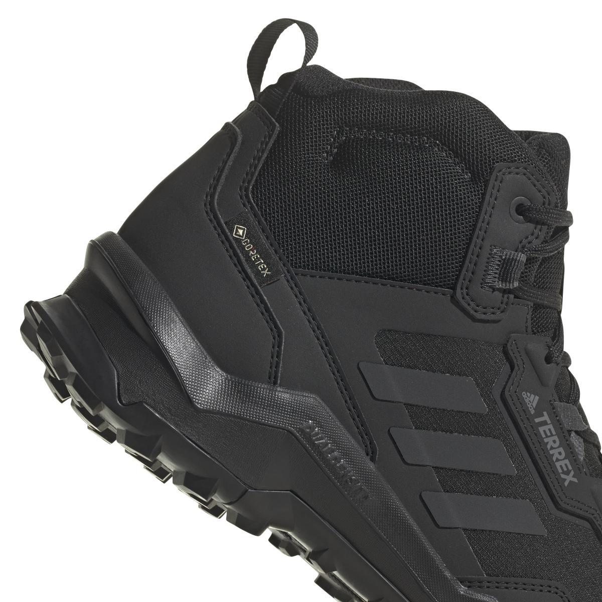 product/a/d/adidas_fy9638_8_footwear_photography_detail_view_1_white_000.jpg