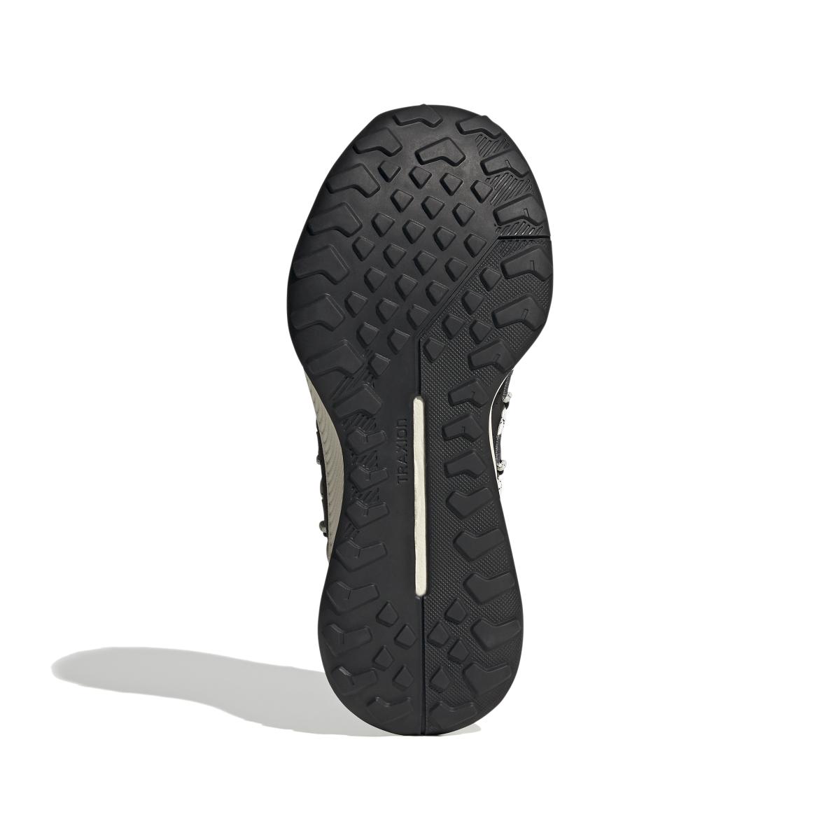 product/a/d/adidas_fz2228_4_footwear_photography_bottom_view_white_000.jpg