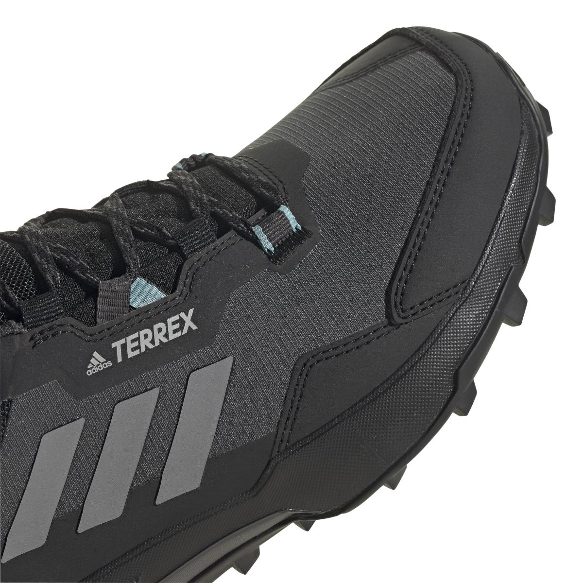 product/a/d/adidas_fz3249_9_footwear_photography_detail_view_2_white_000.jpg