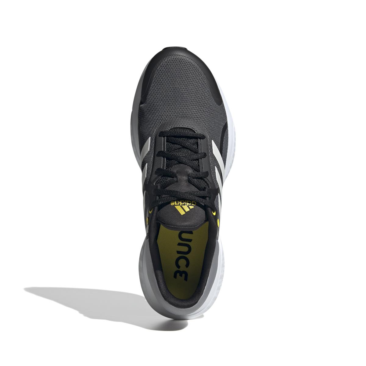 product/a/d/adidas_gv9531_3_footwear_photography_top_portrait_view_white_000.jpg