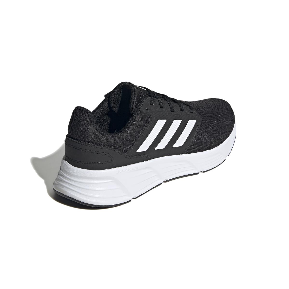 product/a/d/adidas_gw3848_7_footwear_photography_back_lateral_top_view_white_000.jpg