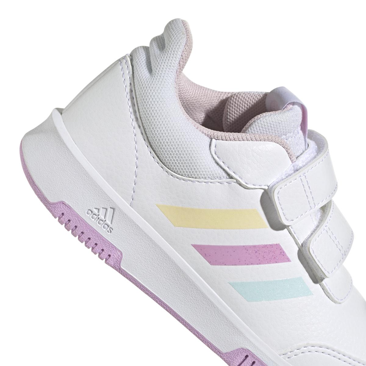 product/a/d/adidas_gw6453_9_footwear_photography_detail_view_2_white_000.jpg
