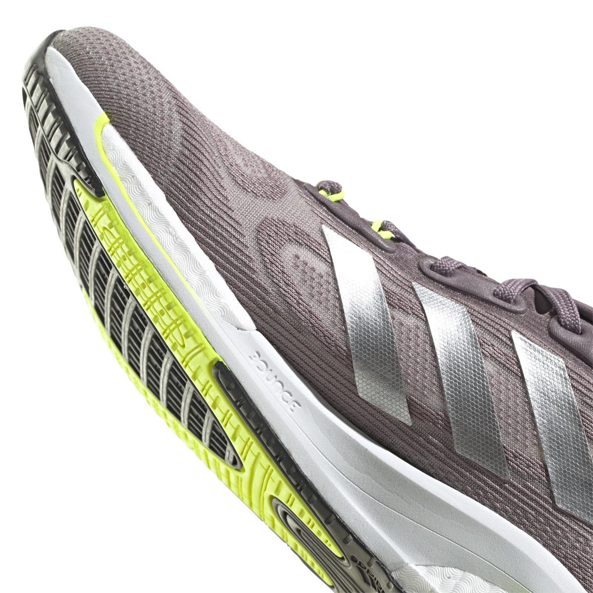 product/a/d/adidas_gx0537_9_footwear_photography_detail_view_2_white_000.jpg