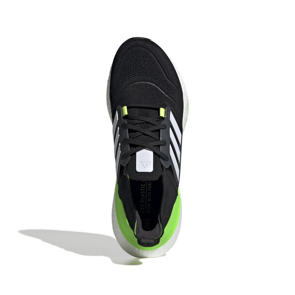 product/a/d/adidas_gx6640_3_footwear_photography_top_portrait_view_white_000.jpg