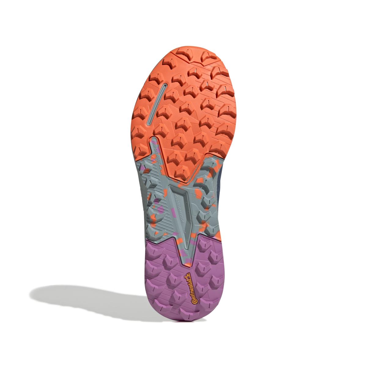 product/a/d/adidas_gx8679_4_footwear_photography_bottom_view_white_000.jpg
