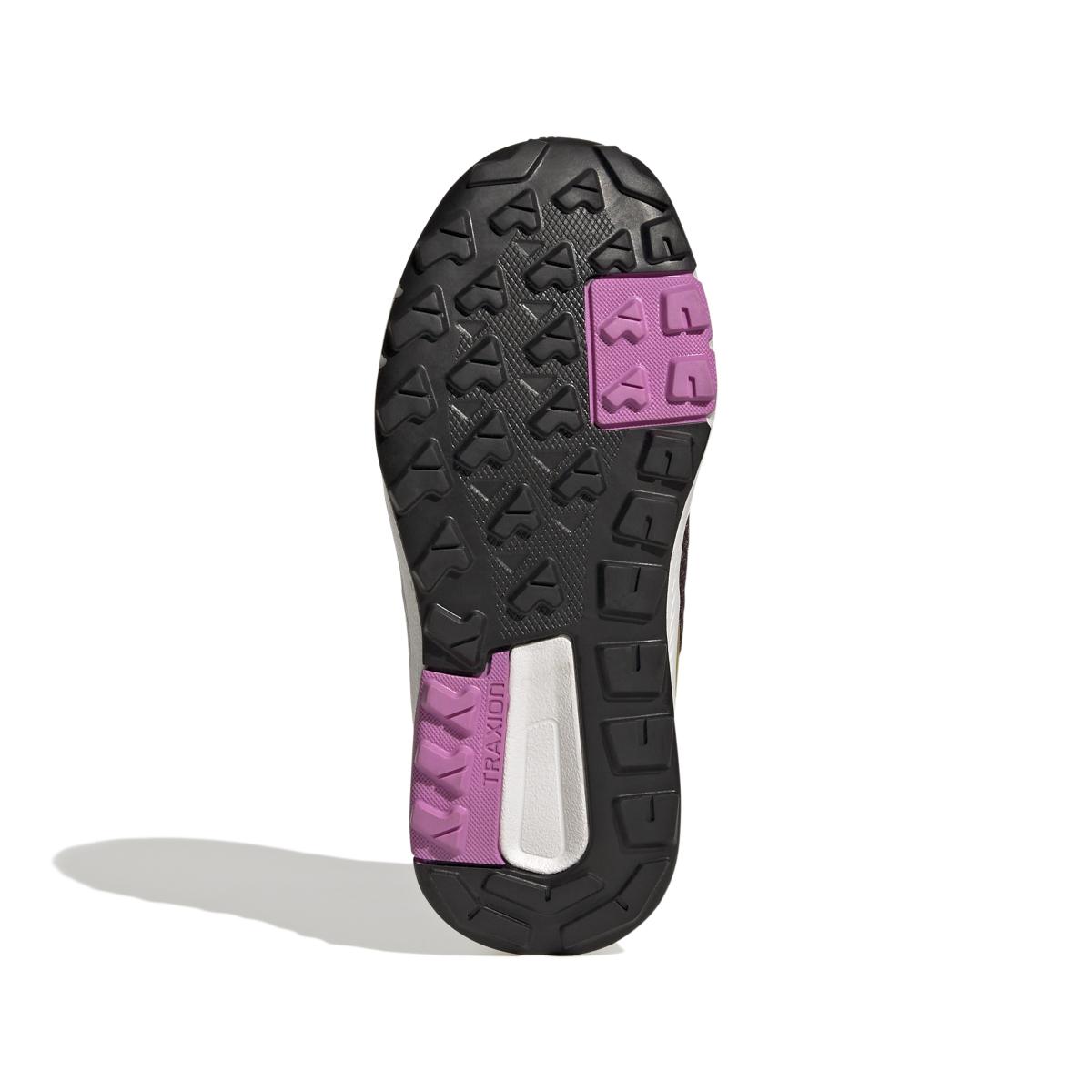 product/a/d/adidas_gz1166_4_footwear_photography_bottom_view_white_000.jpg