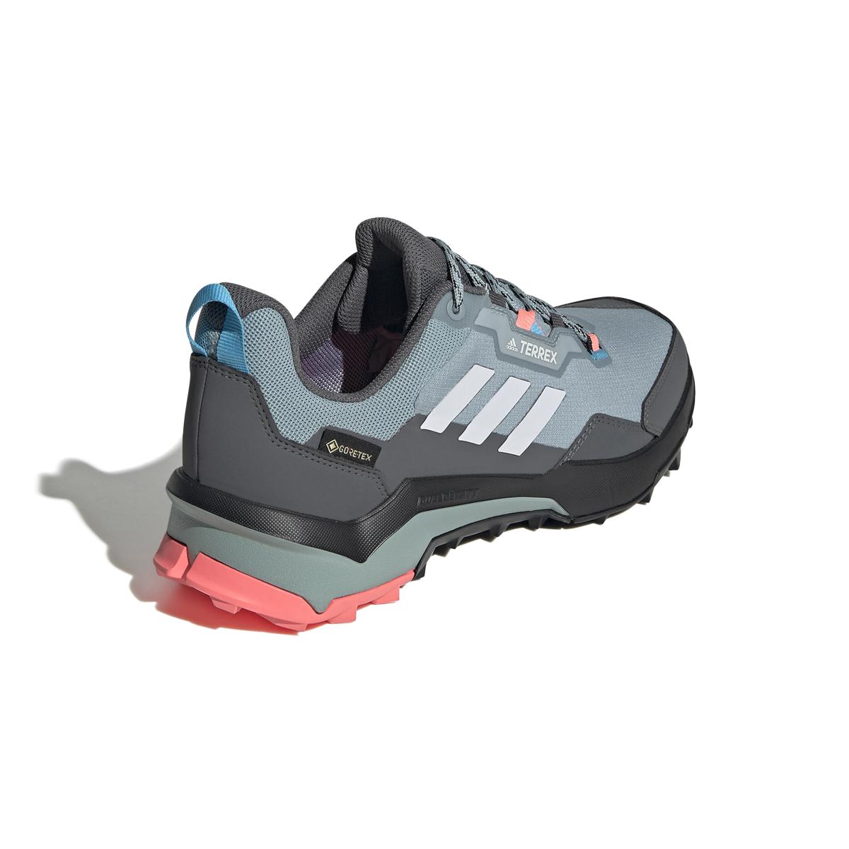 product/a/d/adidas_gz3065_7_footwear_photography_back_lateral_top_view_white_000.jpg