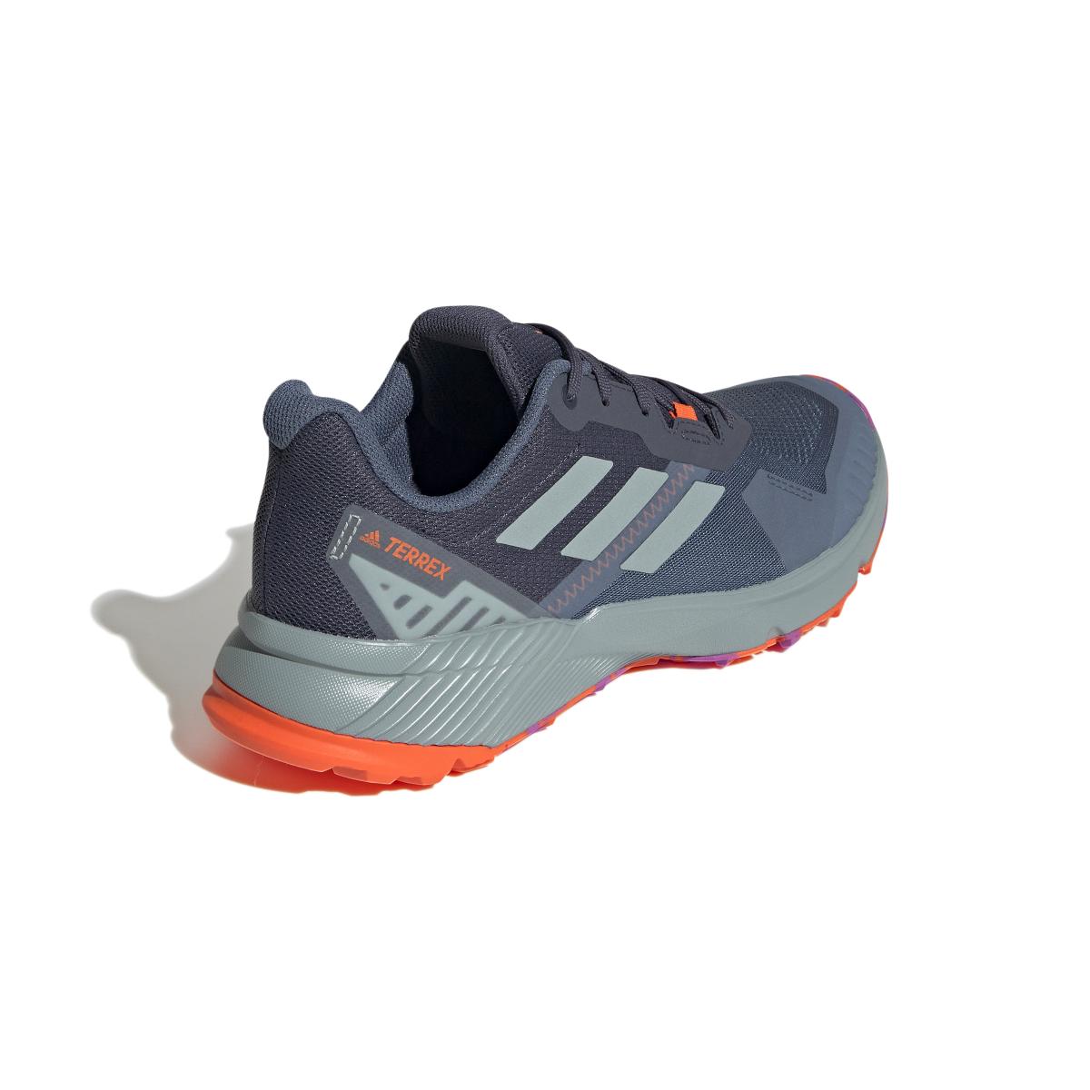 product/a/d/adidas_gz3958_7_footwear_photography_back_lateral_top_view_white_000.jpg