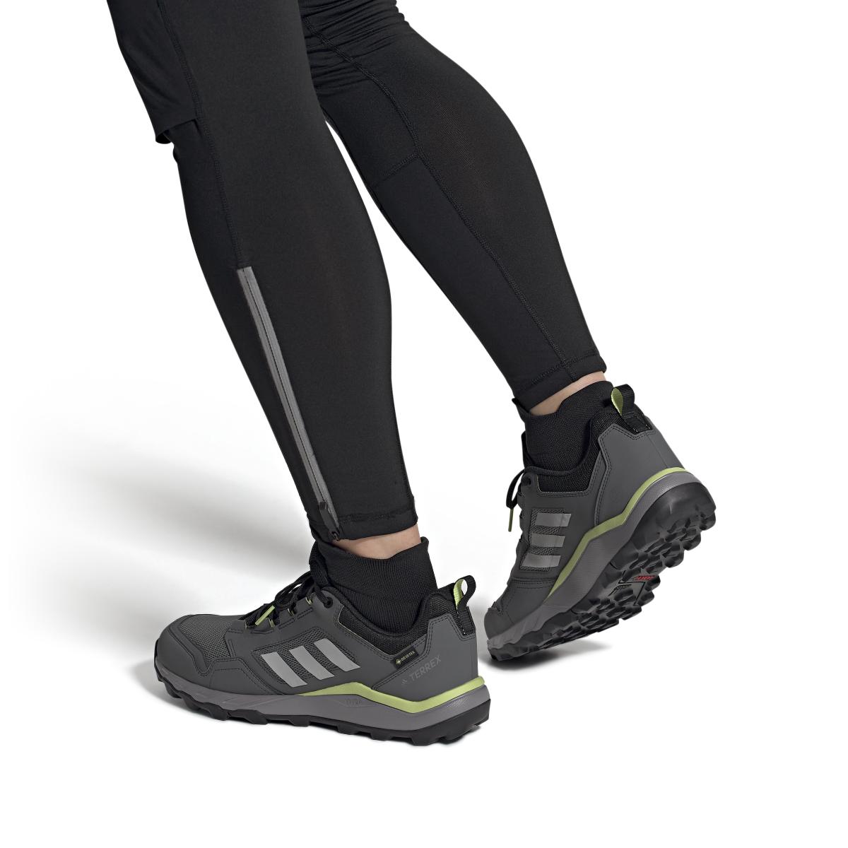 product/a/d/adidas_gz3961_11_footwear_on_model_front_view_white_000.jpg