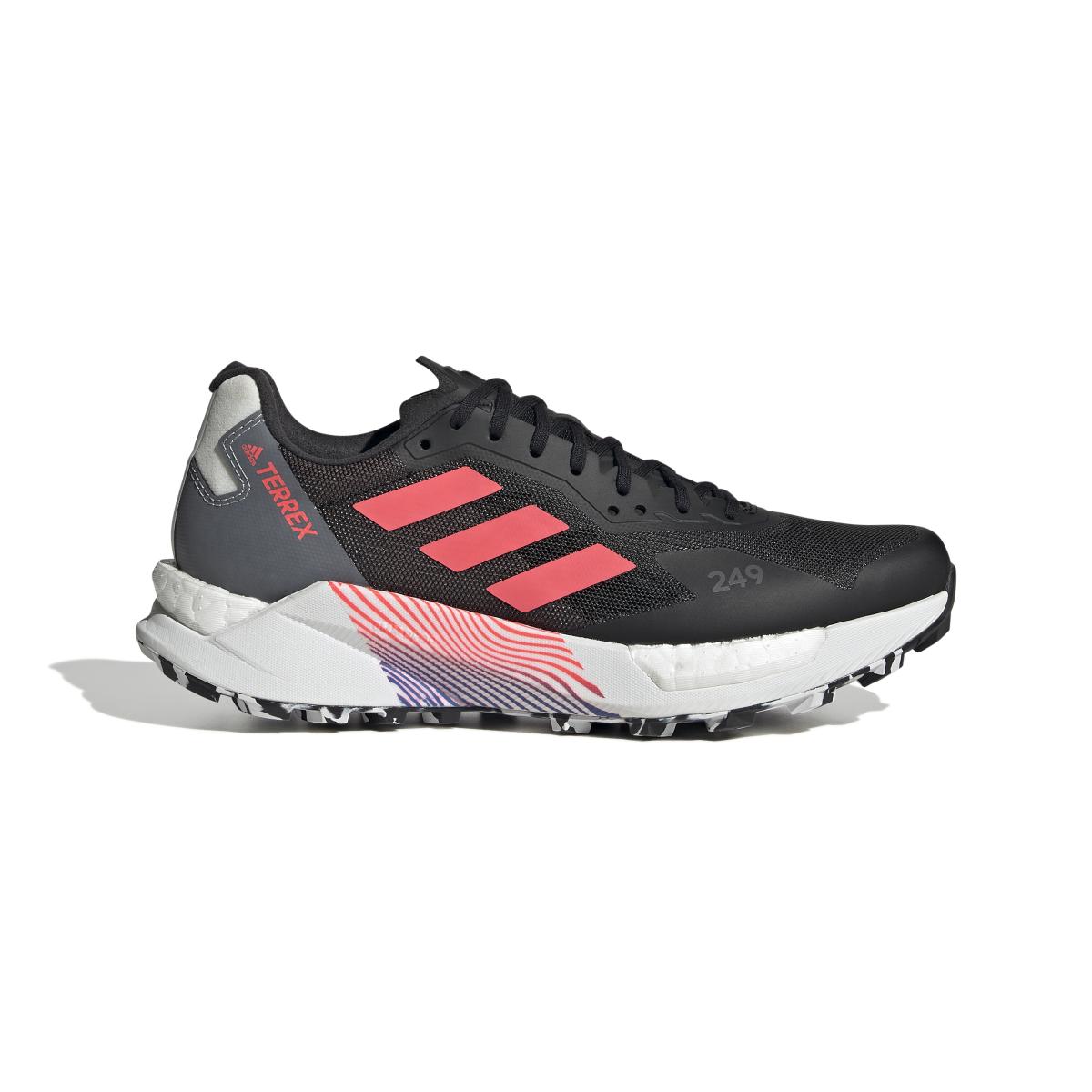 product/a/d/adidas_gz9037_1_footwear_photography_side_lateral_center_view_white_000.jpg