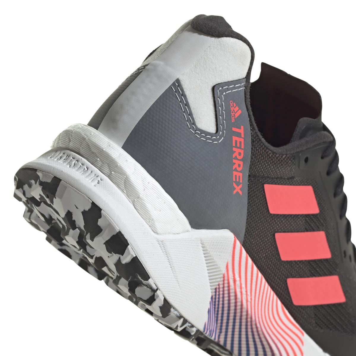 product/a/d/adidas_gz9037_8_footwear_photography_detail_view_1_white_000.jpg