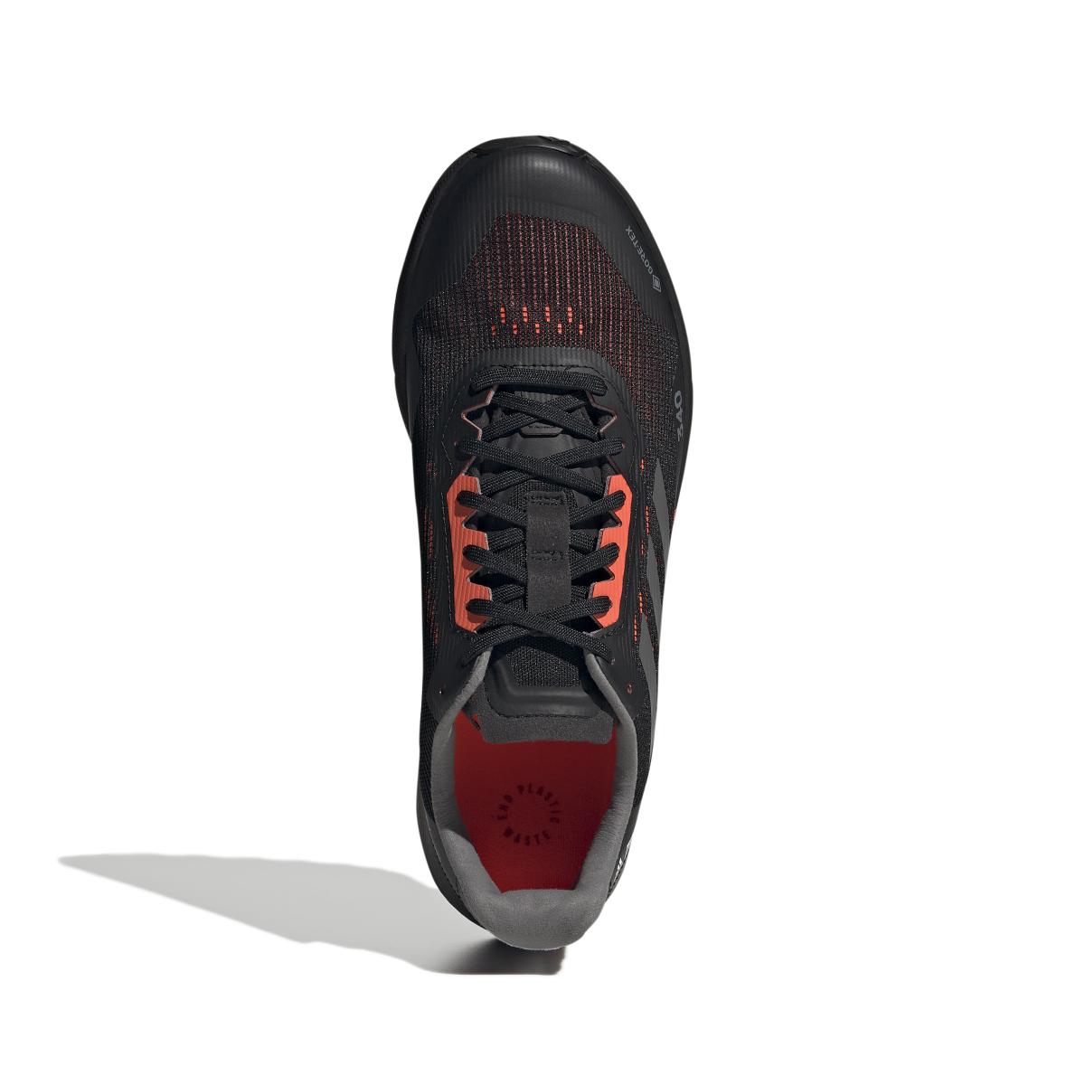 product/a/d/adidas_h03183_3_footwear_photography_top_portrait_view_white_000.jpg