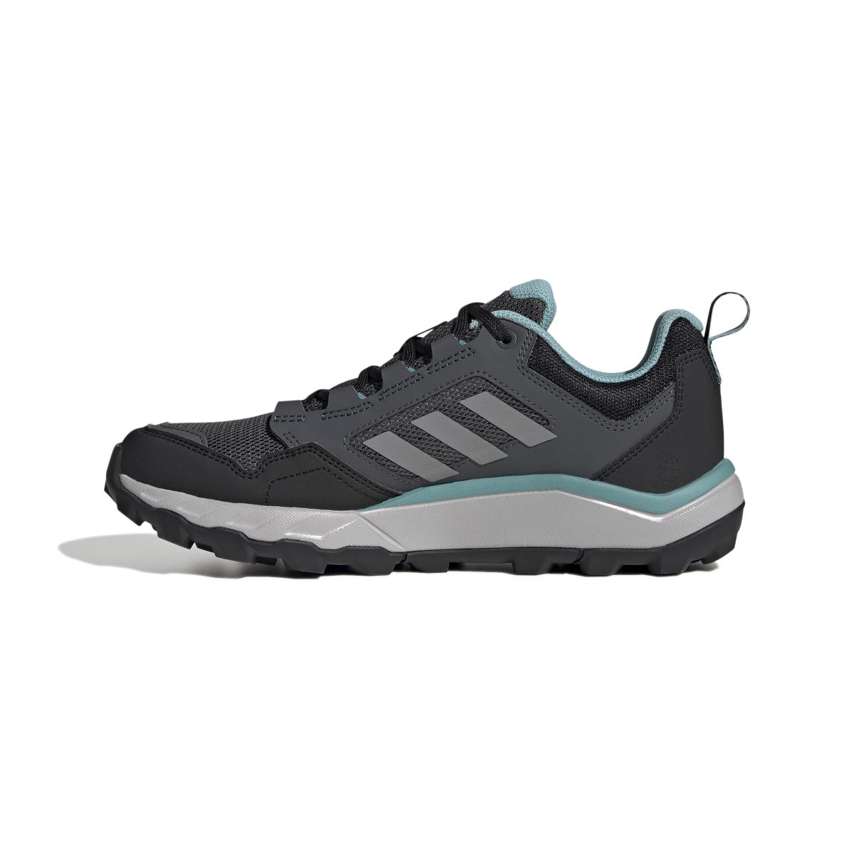 product/a/d/adidas_h05686_5_footwear_photography_side_medial_center_view_white_000.jpg
