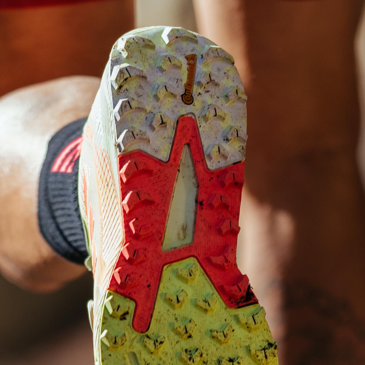 product/a/d/adidas_h06575_21_footwear_photography_highlight_view_4_white_000.jpg