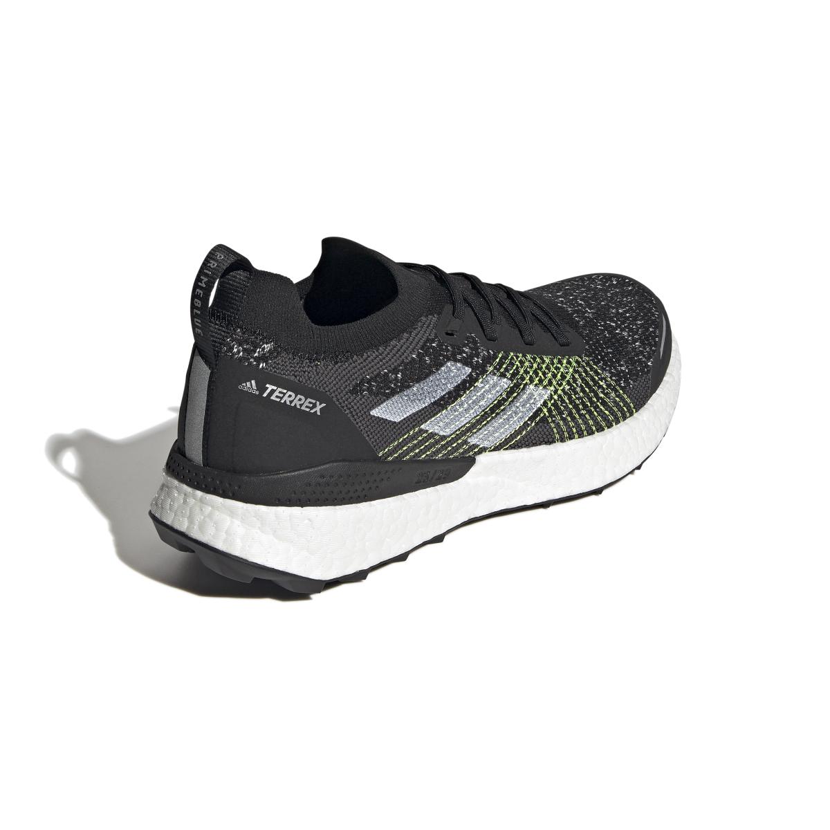 product/a/d/adidas_h69066_7_footwear_photography_back_lateral_top_view_white_000.jpg