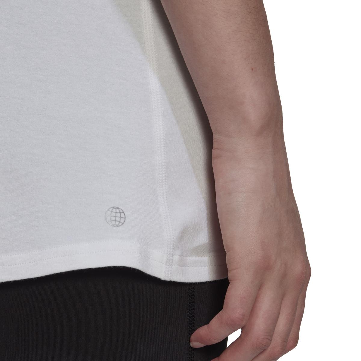 product/a/d/adidas_hk9095_8_apparel_on_model_detail_view_2_white.jpg
