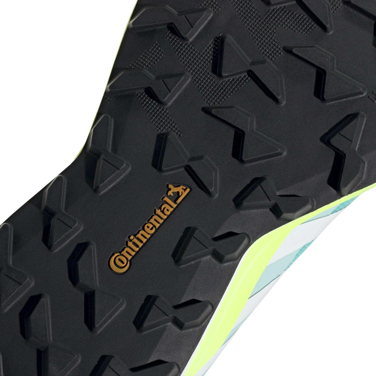 product/a/d/adidas_hp3686_9_footwear_photography_detail_view_2_white-nw091625.jpg
