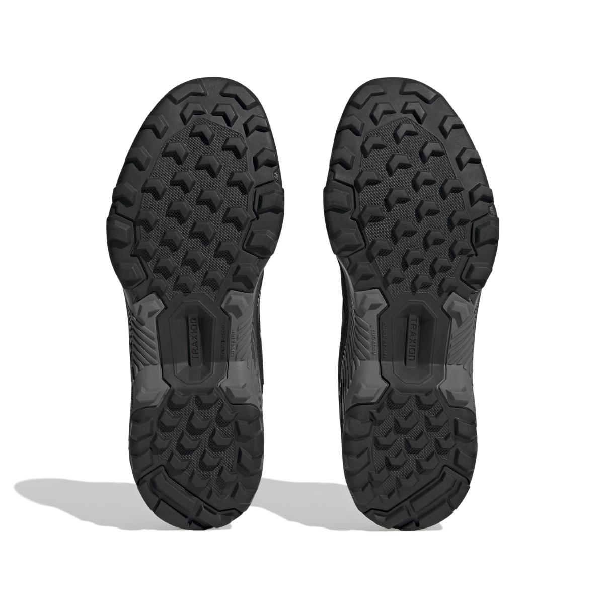 product/a/d/adidas_hq0935_4_footwear_photography_bottom_view_white_000.jpg