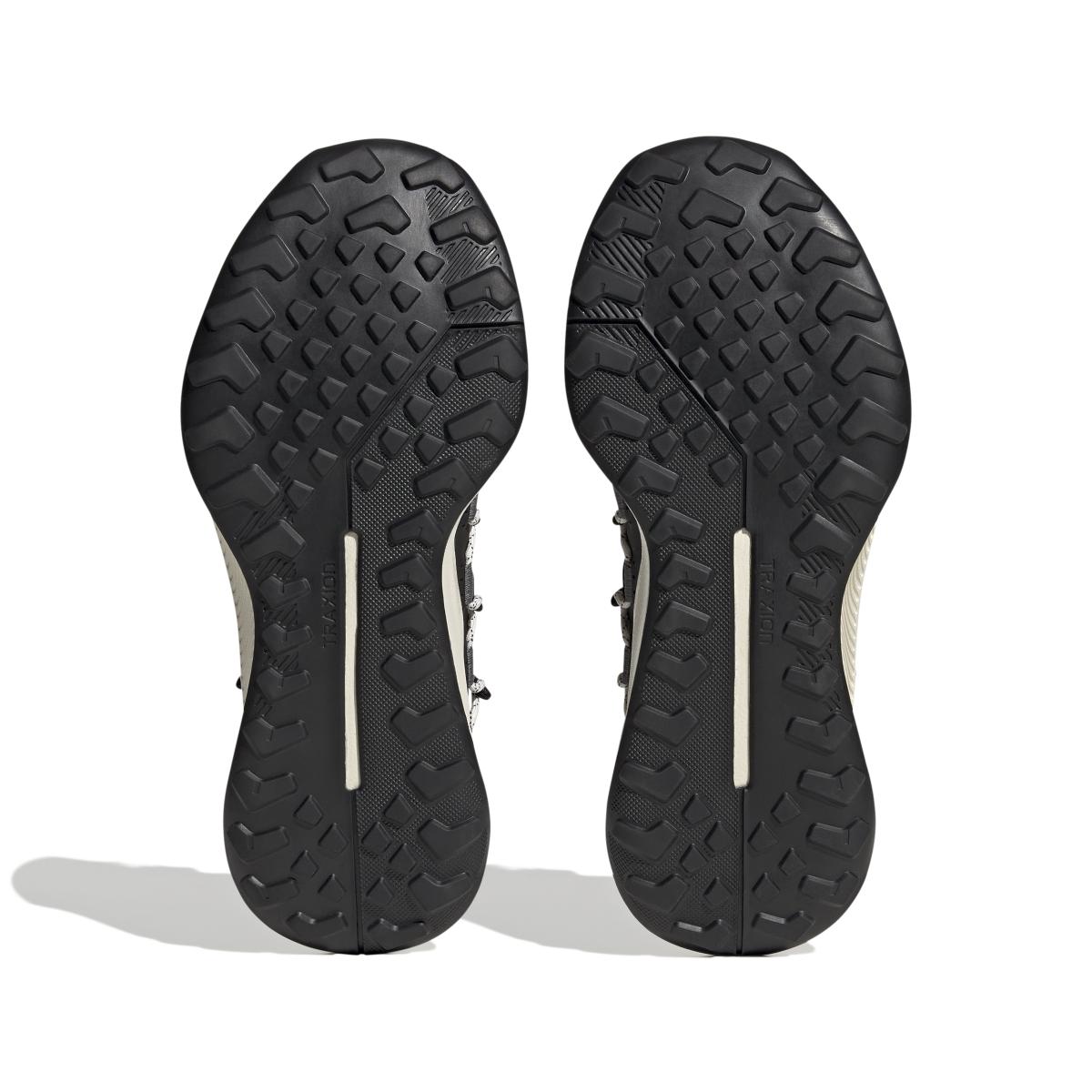 product/a/d/adidas_hq0941_4_footwear_photography_bottom_view_white_000.jpg
