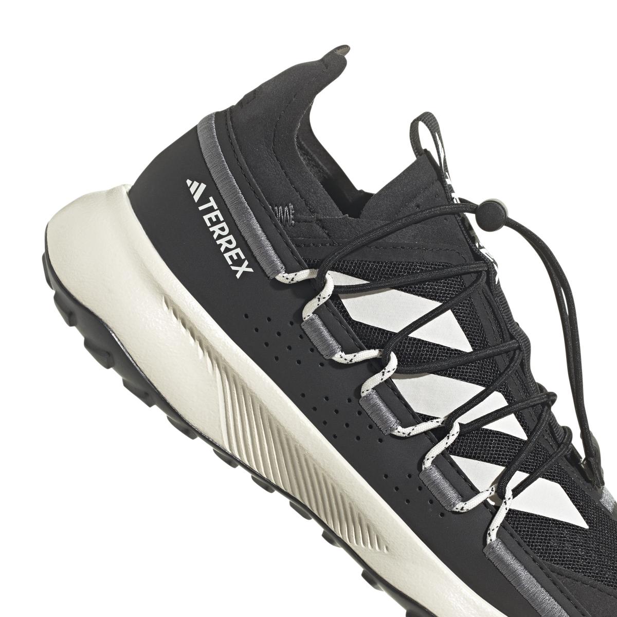 product/a/d/adidas_hq0941_8_footwear_photography_detail_view_1_white_000.jpg