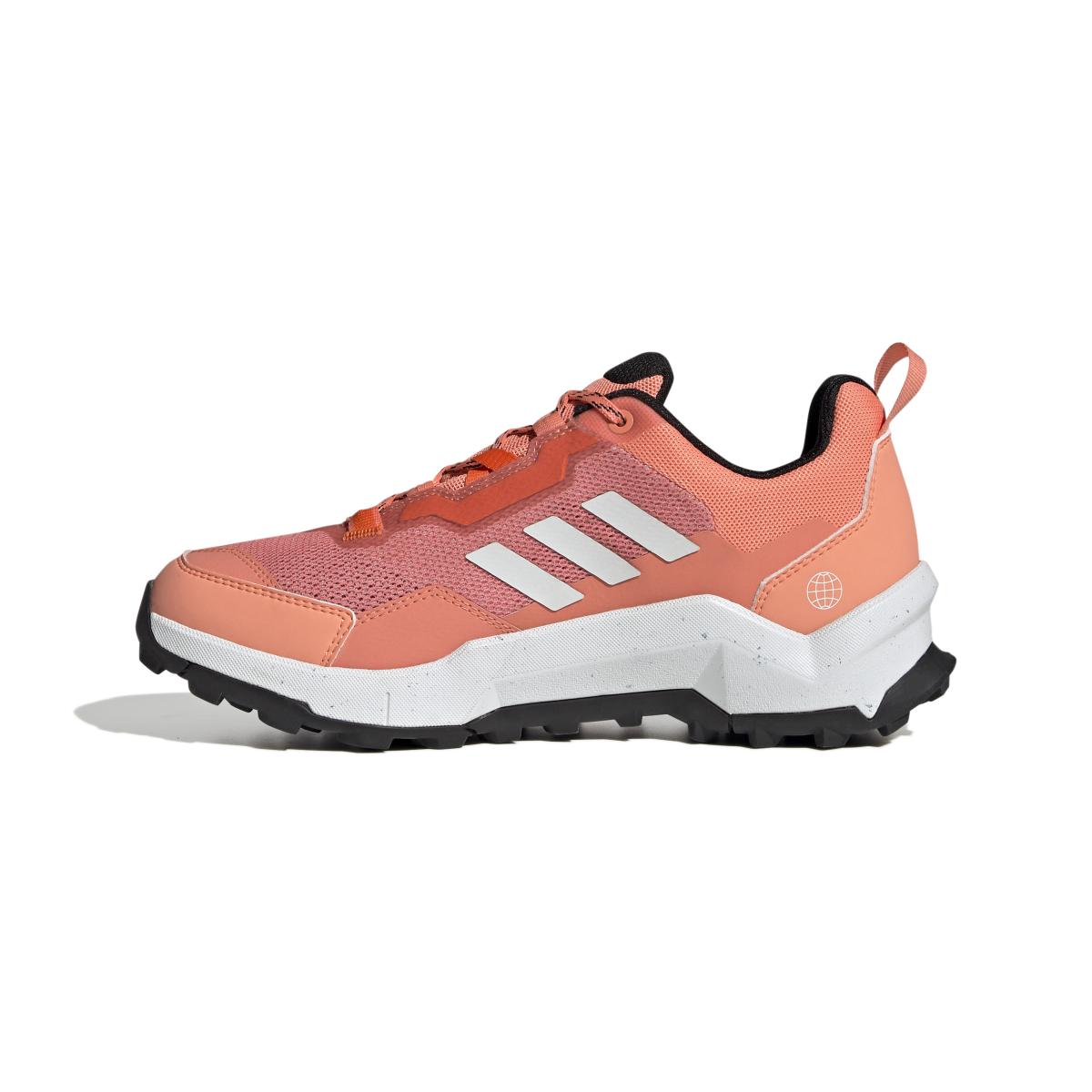 product/a/d/adidas_hq1047_5_footwear_photography_side_medial_center_view_white.jpg