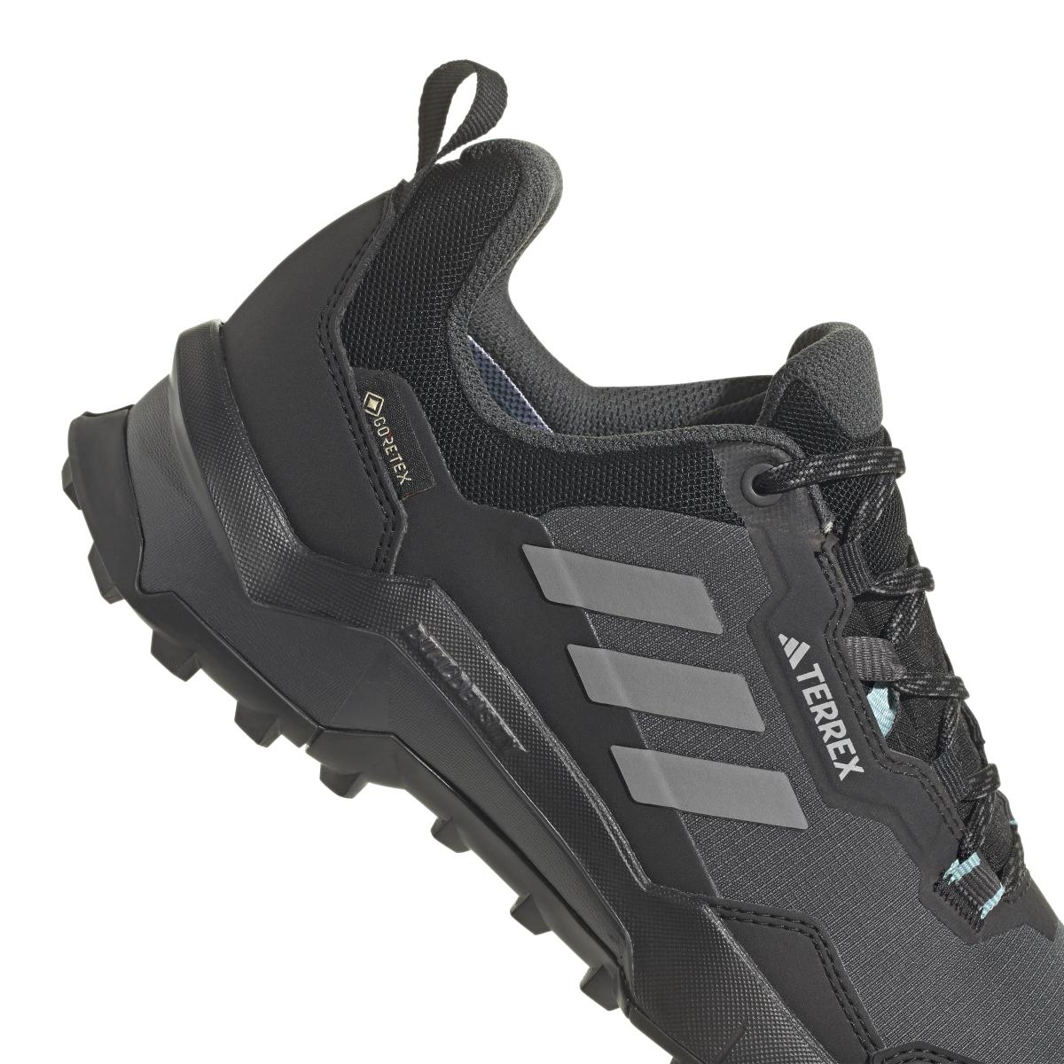 product/a/d/adidas_hq1051_8_footwear_photography_detail_view_1_white.jpg