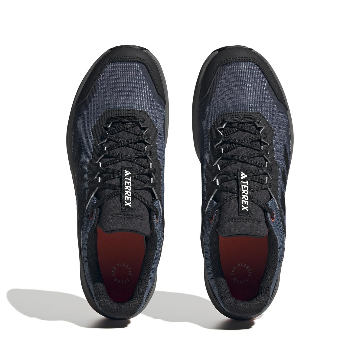 product/a/d/adidas_hq1234_3_footwear_photography_top_portrait_view_white.jpg