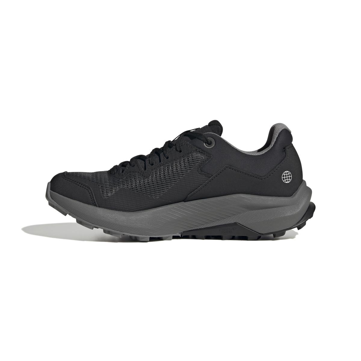 product/a/d/adidas_hq1238_5_footwear_photography_side_medial_center_view_white_000.jpg
