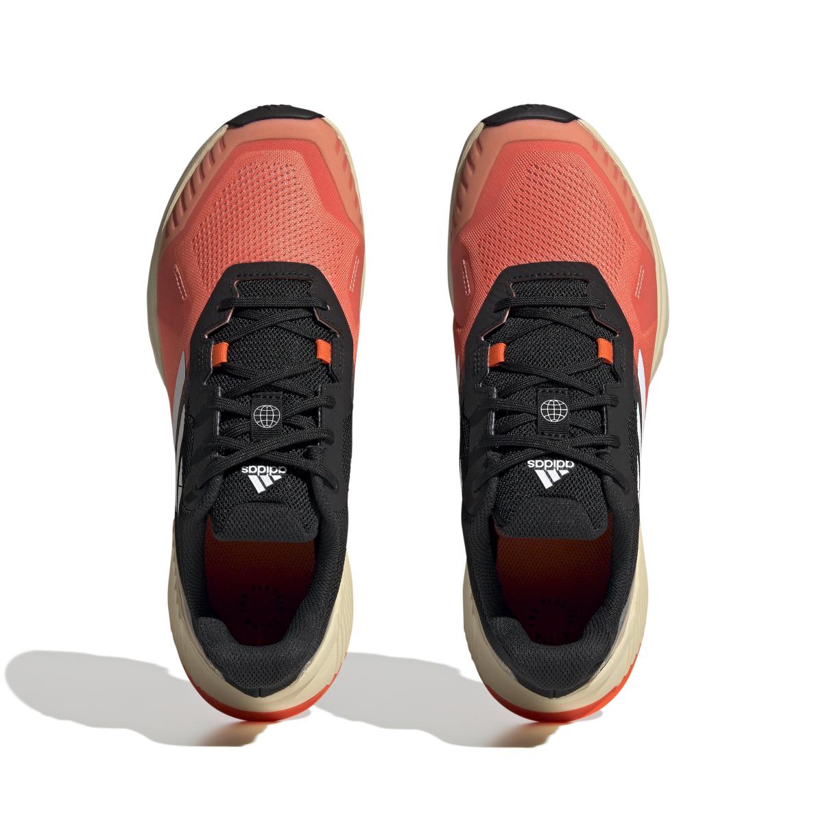 product/a/d/adidas_hr1179_3_footwear_photography_top_portrait_view_white_000.jpg