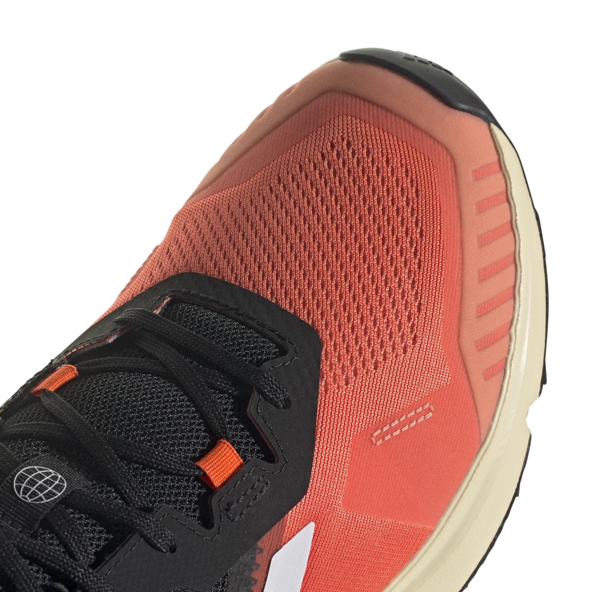 product/a/d/adidas_hr1179_8_footwear_photography_detail_view_1_white_000.jpg