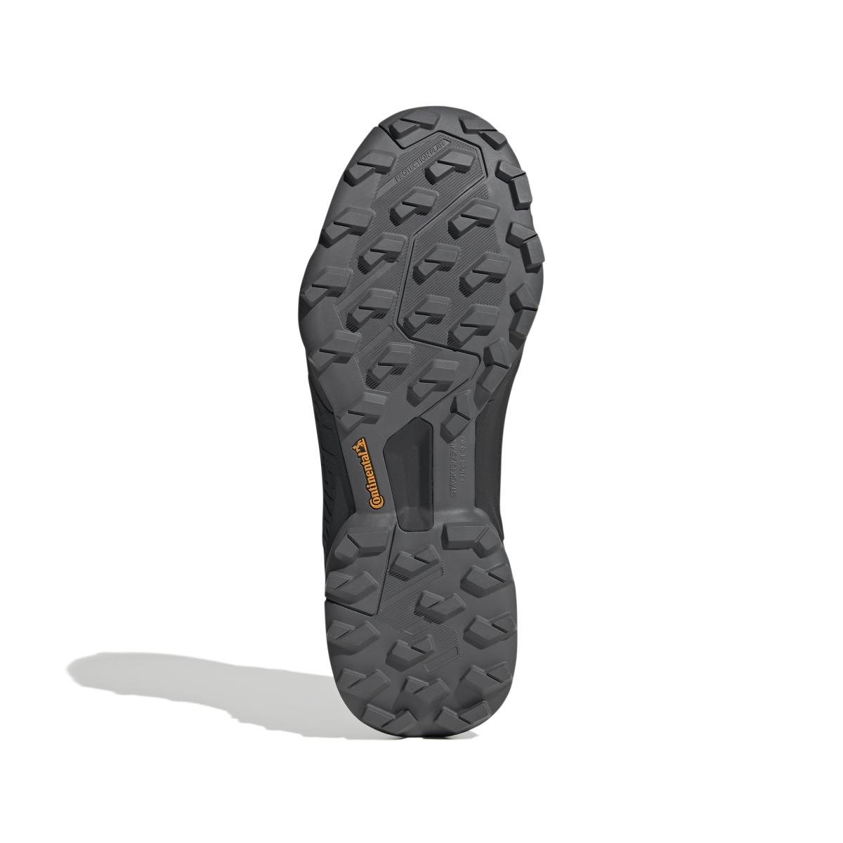 product/a/d/adidas_hr1312_4_footwear_photography_bottom_view_white_000.jpg