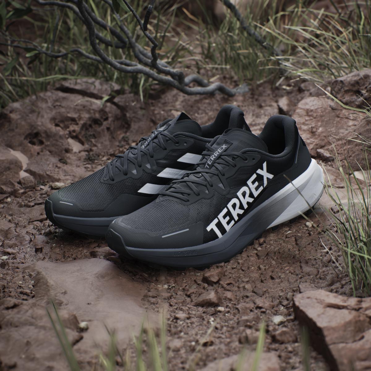 product/a/d/adidas_id0343_18_footwear_photography_heromrktng_view_5.jpg