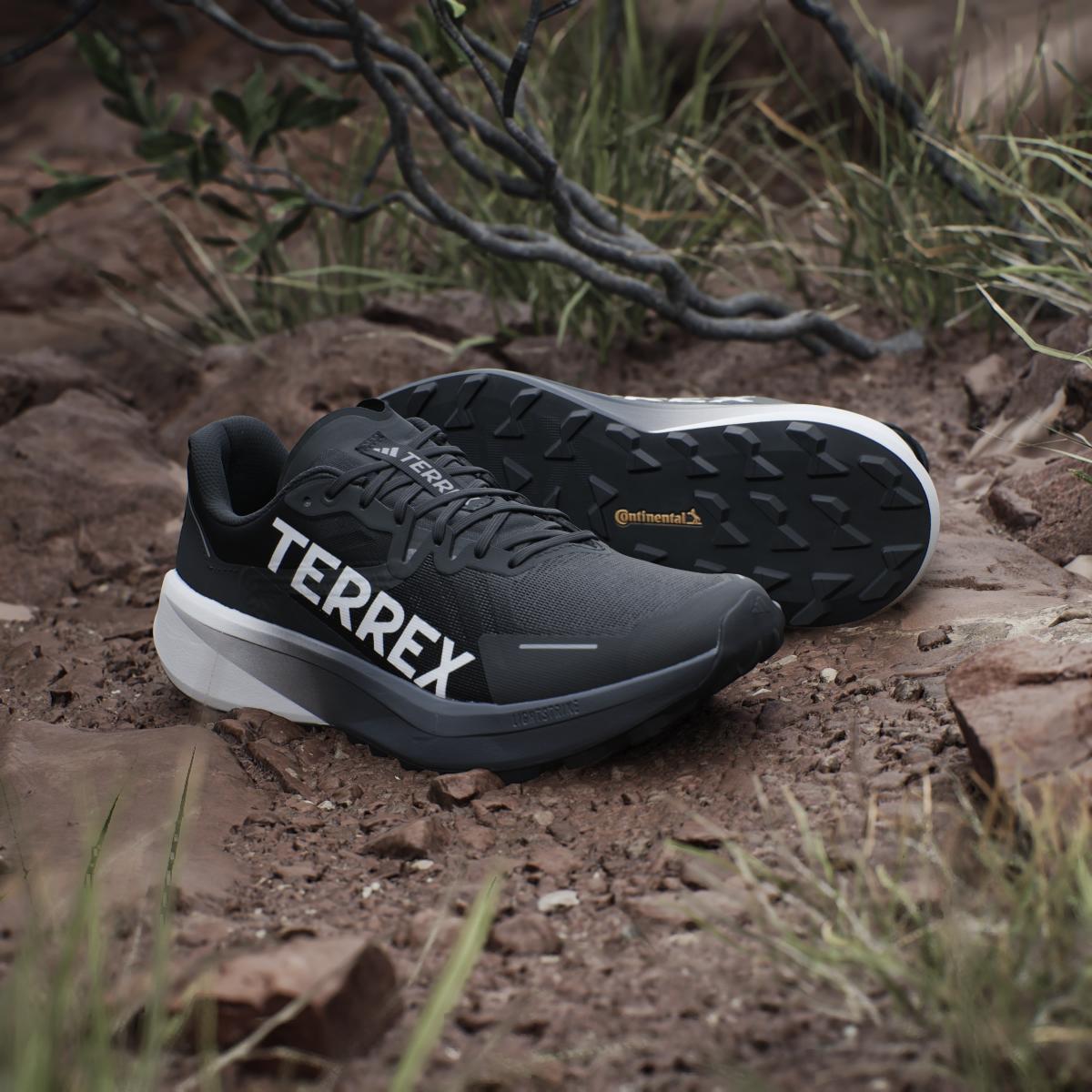 product/a/d/adidas_id0343_21_footwear_photography_heromrktng_view_8.jpg