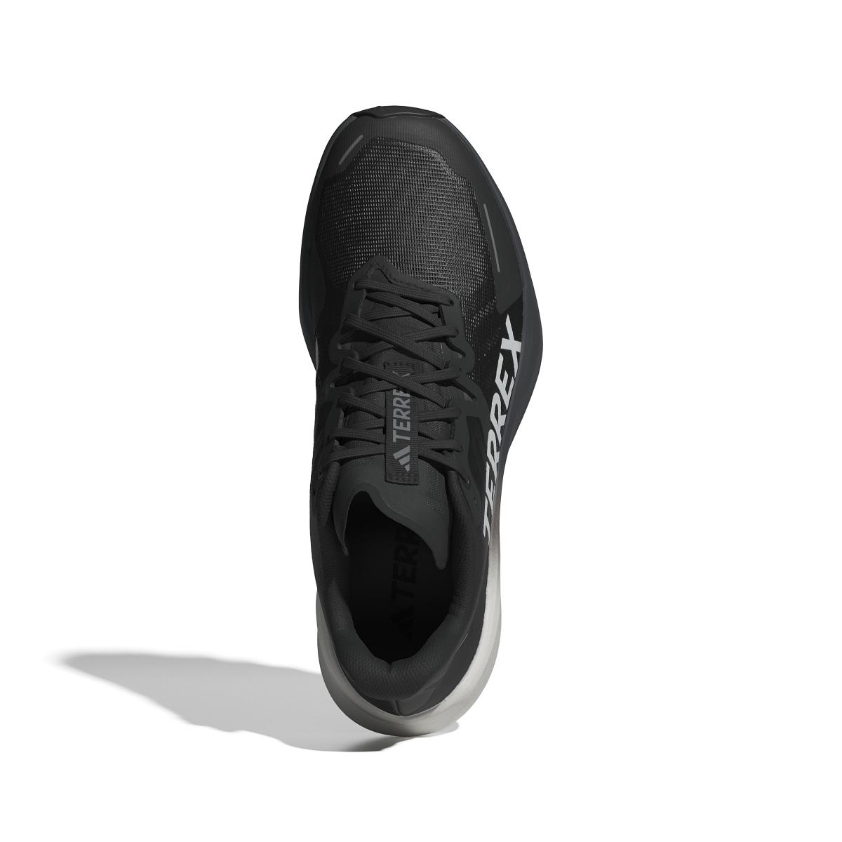 product/a/d/adidas_id0343_3_footwear_photography_top_portrait_view_white.jpg
