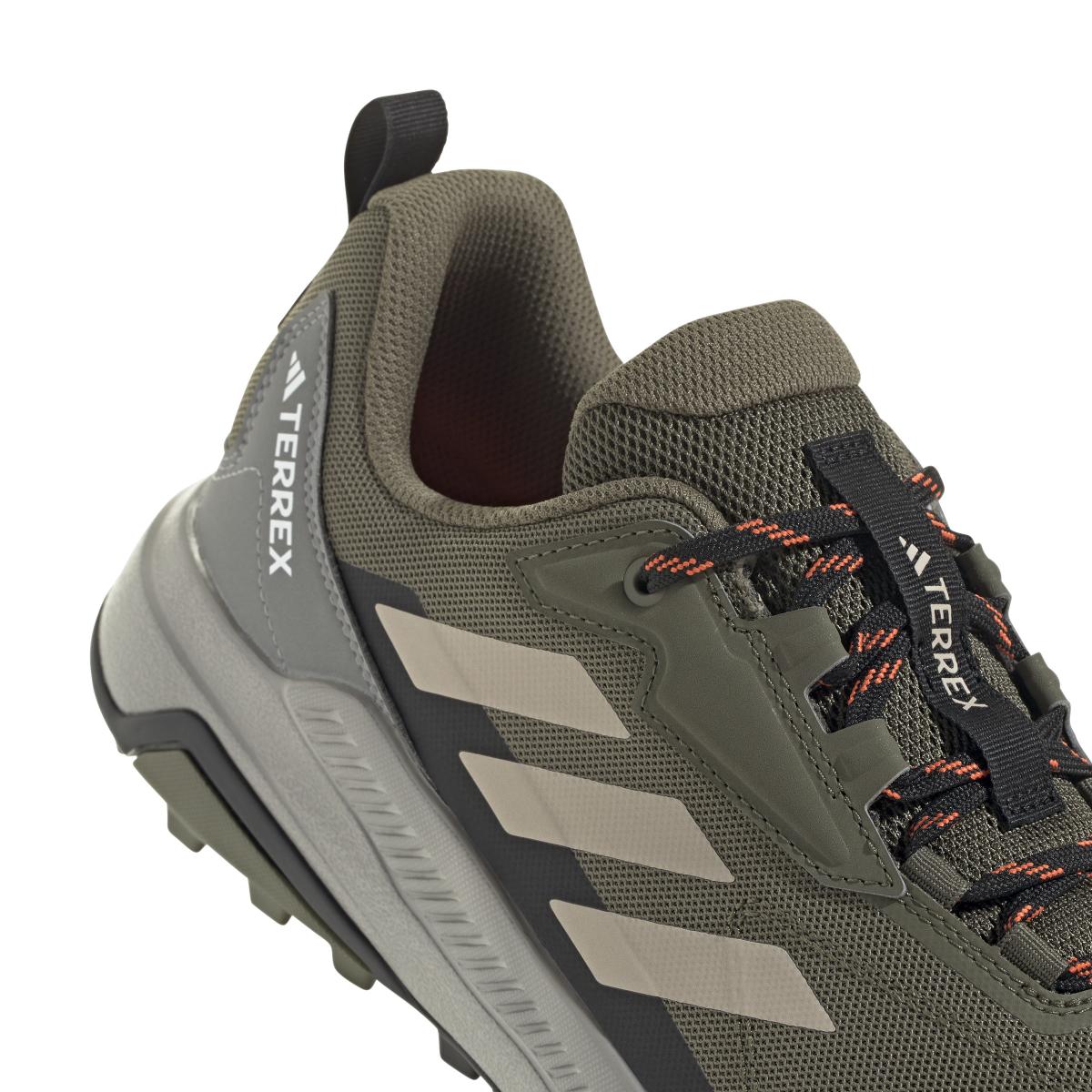 product/a/d/adidas_id0894_9_footwear_photography_detail_view_2_white.jpg
