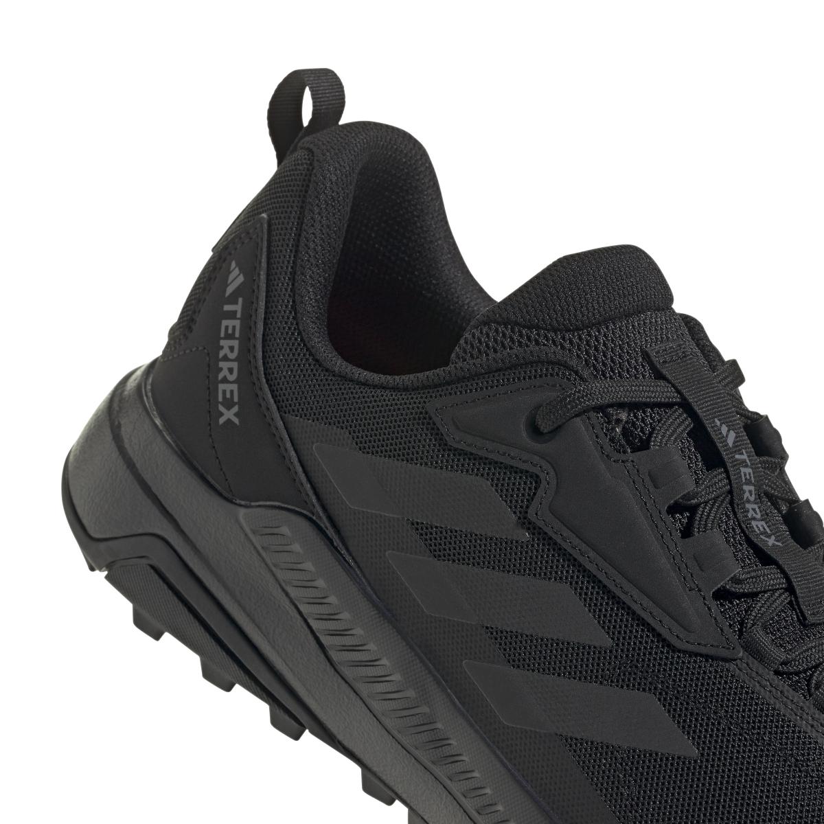 product/a/d/adidas_id0895_8_footwear_photography_detail_view_1_white.jpg