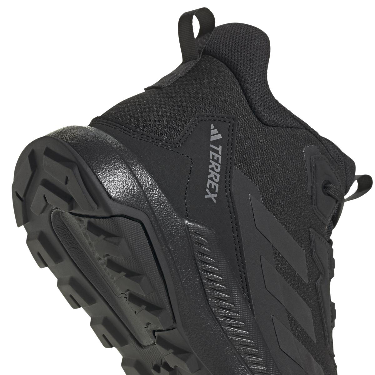 product/a/d/adidas_id0898_8_footwear_photography_detail_view_1_white.jpg