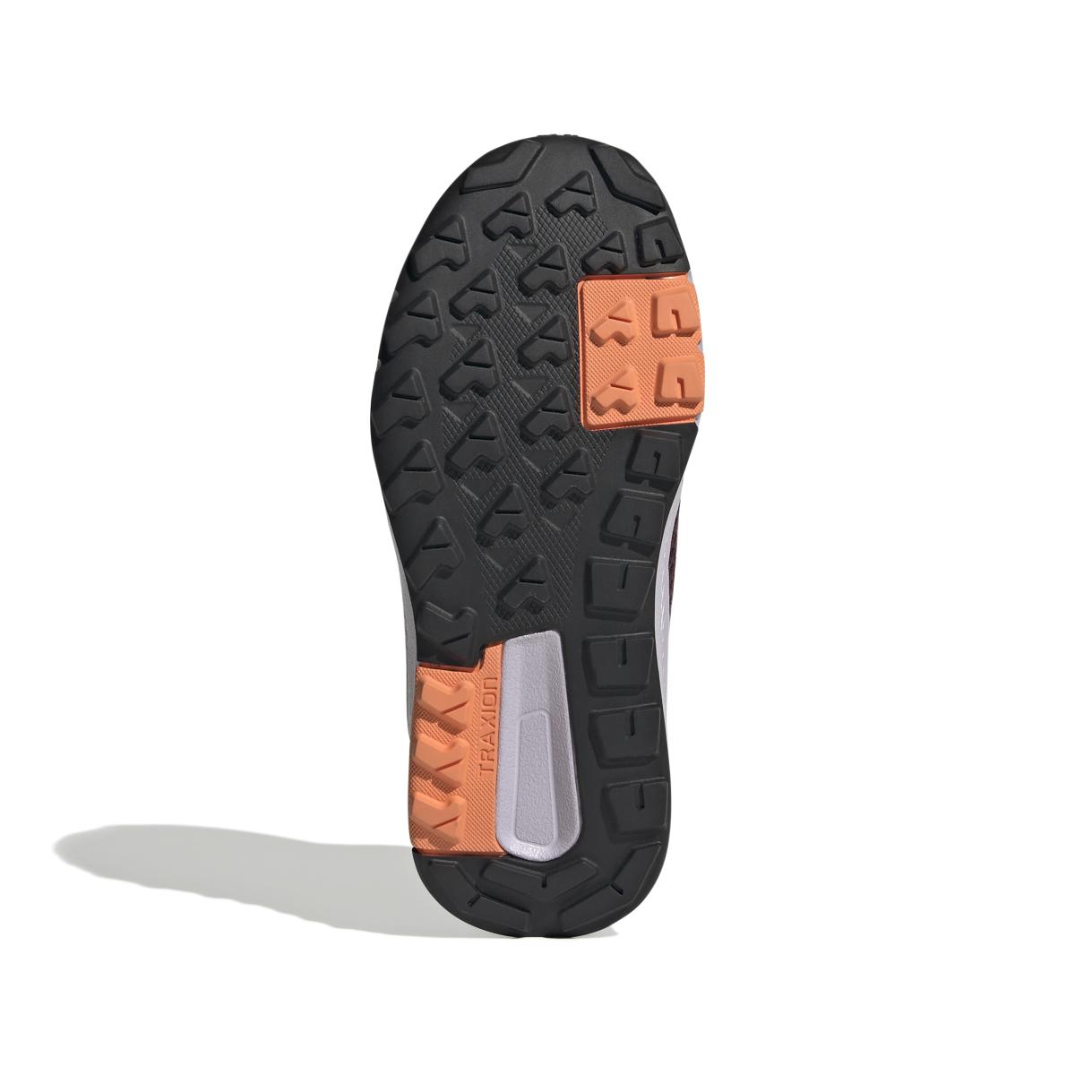 product/a/d/adidas_id0926_4_footwear_photography_bottom_view_white.jpg