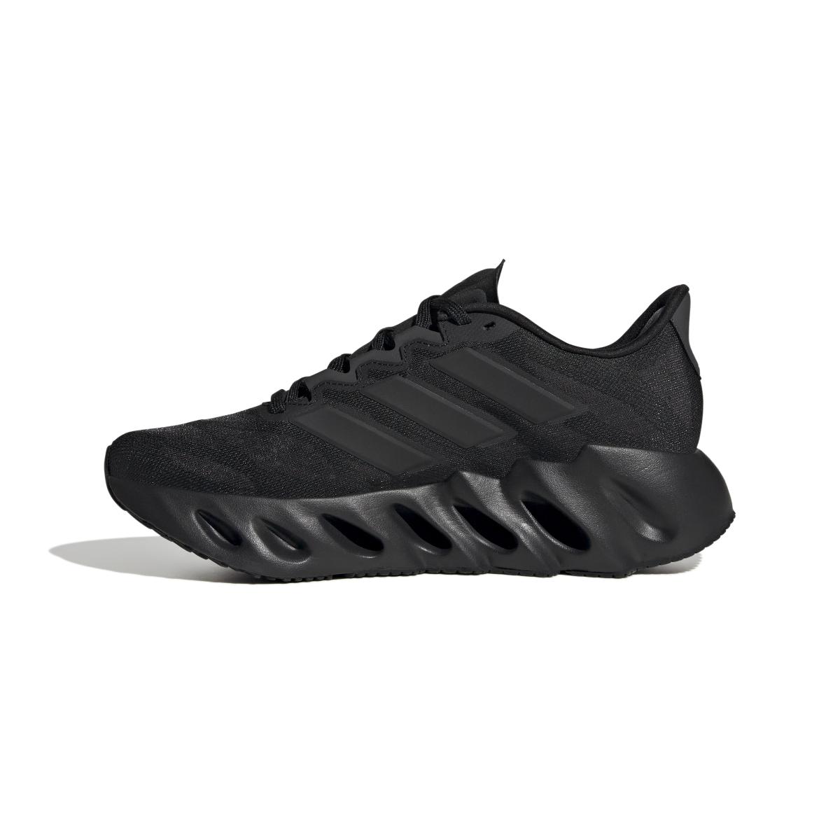product/a/d/adidas_id1787_5_footwear_photography_side_medial_center_view_white_bv.jpg